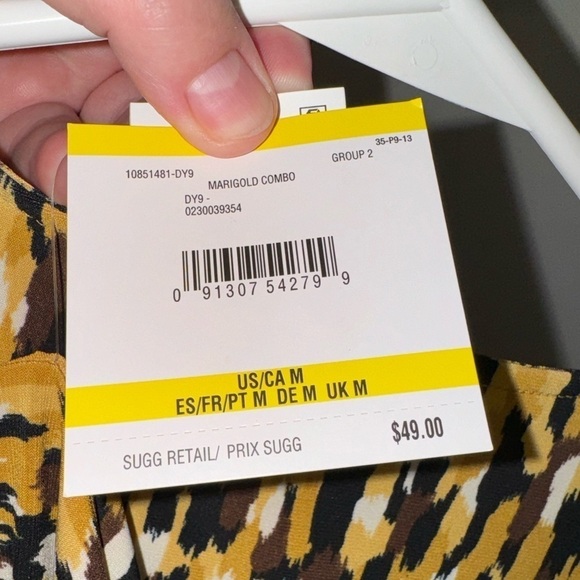 NWT Kasper Abstract Print Stretch Cap Sleeve Blouse Size Medium - Picture 5 of 6